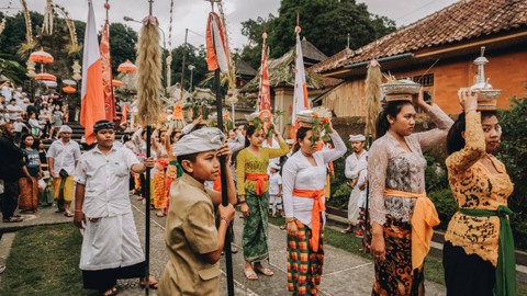 Ilustrasi Kalender Bali Februari 2024, sumber: unsplash/RubenHutabarat