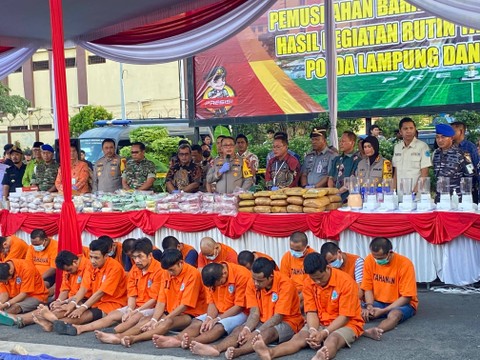 Kapolda Lampung, Irjen Pol Helmy Santika saat release akhir tahun 2023. | Foto: Sinta Yuliana/Lampung Geh
