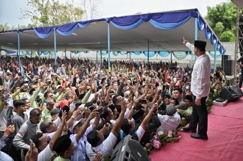 Capres nomor urut 1 Anies Baswedan menyambangi Ponpes Al-Ishlah, Desa Sendangagung, Kecamatan Paciran, Lamongan Jawa Timur, Jumat (29/12/2023). Foto: Dok. Istimewa