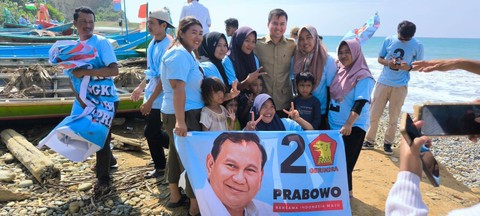 Para Nelayan yang tergabung dalam Komunitas Nelayan Putri Hijau mendeklarasikan dukungannya kepada Calon Presiden dan Wakil Presiden nomor urut 2, yakni Prabowo Subianto dan Gibran Rakabuming Raka. Foto: Dok. Istimewa