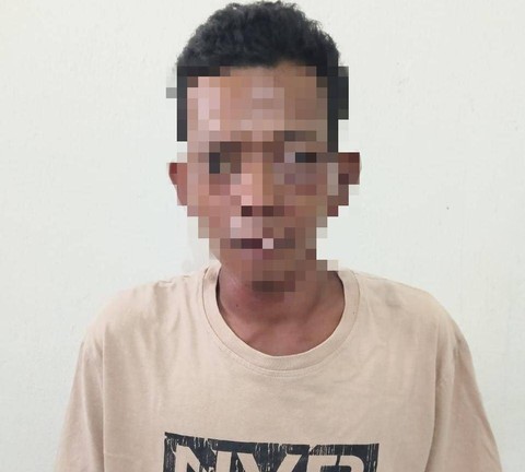 Pelaku pencurian yang berhasil ditangkap warga. | Foto: Dok Polres Lampung Timur