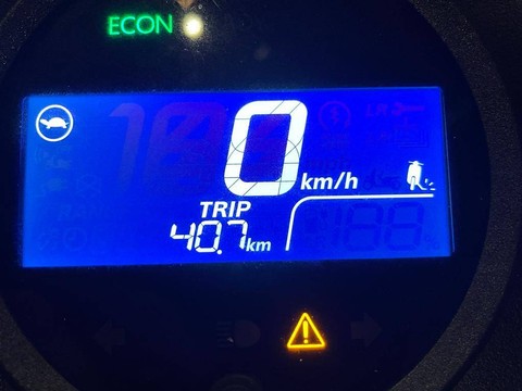 Simbol pada indikator intrumen motor listrik Honda EM1 e:. Foto: Sena Pratama/kumparan