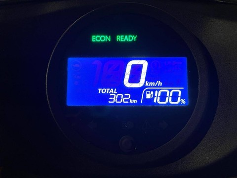 Simbol pada indikator intrumen motor listrik Honda EM1 e:. Foto: Sena Pratama/kumparan