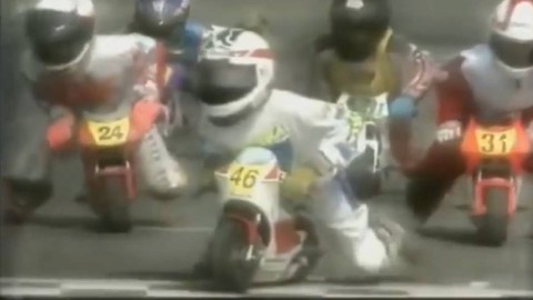 Valentino Rossi saat balapan menggunakan motor mini. Foto: Dok. Istimewa