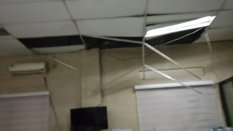 Pasien RSUD Sumedang dievakuasi karena gempa. Foto: Basarnas