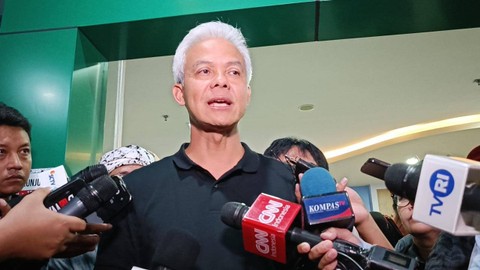 Capres nomor urut 03, Ganjar Pranowo saat ditemui wartawan di RSUD Pandan Arang, Boyolali, Jawa Tengah, Minggu (31/12/2023). Foto: Fadhil Pramudya/kumparan.