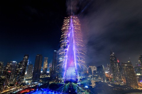 Suasana tahun baru 2024 di Burj Khalifa, Dubai. Foto: RYAN LIM / AFP