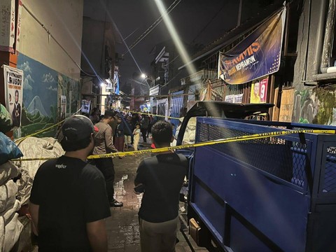 Polisi memeriksa lokasi pembunuhan di Makassar. Foto: Dok. Istimewa