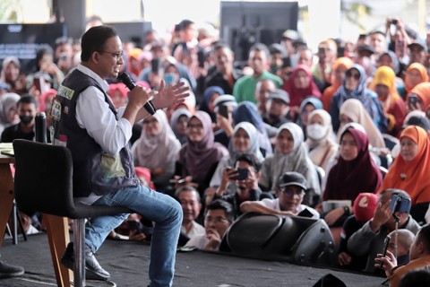 Capres nomor urut 01 Anies Baswedan menghadiri acara Desak Anies di Lapangan Cindua Mato, Sumatera Barat, Rabu (3/1/2024). Foto: Dok. Istimewa
