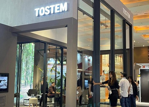 Brand pintu dan jendela aluminium asal Jepang, TOSTEM, berpartisipasi dalam pameran IndoBuildTech 2023. Foto: Dok. Istimewa