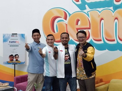 Jurkamnas TPN Ganjar-Mahfud Luhut Parlinggoman Siahaan dan Wakil Direktur Representatif TPN Ganjar-Mahfud, Zieco CH Odang bergabung ke TKN Fanta Prabowo-Gibran, Jumat (5/1) malam. Foto: Zamachsyari/kumparan.