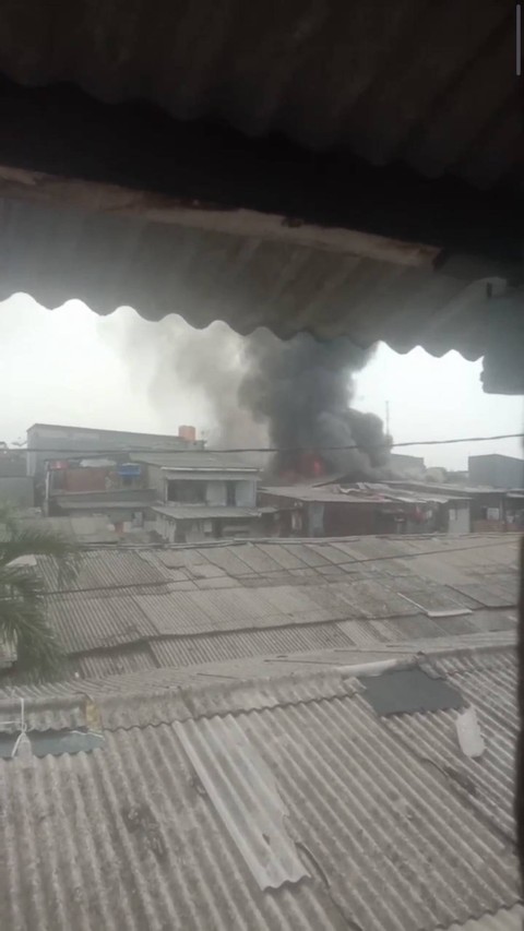 Kebakaran pemukiman padat penduduk di Tambora, Jakarta Barat, Sabtu (6/1). Foto: Dok. Istimewa