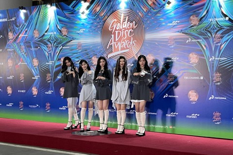 Penampilan NewJeans di Red Carpet GDA 2024 di Jakarta International Stadium (JIS), Sabtu (6/1/2024). Foto: Retyan Sekar Nurani/kumparan