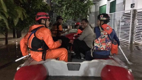 Panti asuhan yatim piatu yang berada di Jalan Aria Putra, Kelurahan Ciputat, Kecamatan Ciputat, Kota Tangerang Selatan, terendam banjir, Minggu, (7/1/2024).  Foto: Dok. Istimewa