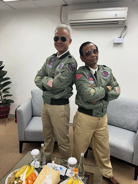 Gaya Ganjar-Mahfud pakai jaket 'Top Gun'. Foto: Dok. Istimewa