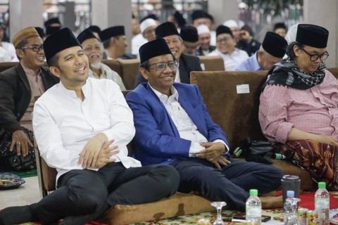 Cawapres 03 Mahfud MD menghaidiri acara Haul ke-14 Gus Dur di Pondok Pesantren (Ponpes) Tebuireng, Jombang, Jawa Timur (Jatim), Sabtu (6/1/2024). Foto: Dok. Istimewa