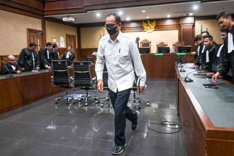 Terdakwa kasus dugaan penerimaan gratifikasi dan tindak pidana pencucian uang (TPPU) Rafael Alun Trisambodo mengikuti sidang pembacaan putusan di Pengadilan Tipikor, Jakarta, Senin (8/1/2024). Foto: Hafidz Mubarak A/ANTARA FOTO