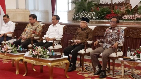Presiden Jokowi memimpin Sidang Kabinet Paripurna. Foto: Nadia Riso/kumparan