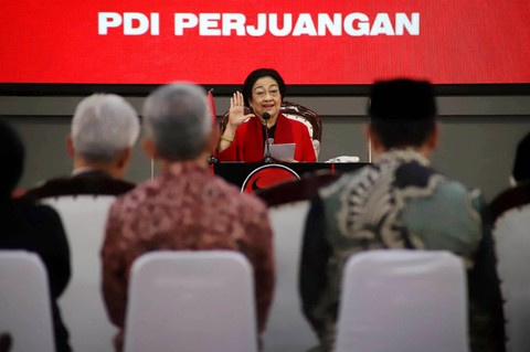 Presiden ke-5 RI yang juga Ketum PDIP Megawati Soekarnoputri menyampaikan pidato di Sekolah Partai PDIP, dalam rangka menyambut HUT ke-51 PDI Perjuangan, Rabu (10/1/2024). Foto: Jamal Ramadhan/kumparan