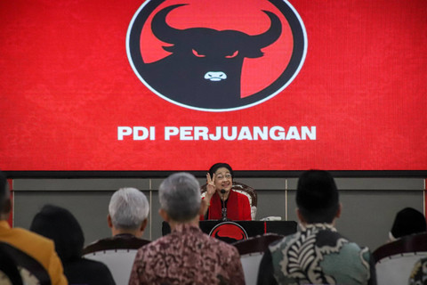 Presiden ke-5 RI yang juga Ketum PDIP Megawati Soekarnoputri menyampaikan pidato di Sekolah Partai PDIP, dalam rangka menyambut HUT ke-51 PDI Perjuangan, Rabu (10/1/2024). Foto: Jamal Ramadhan/kumparan