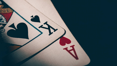 Ilustrasi kartu kartu remi. Foto: Gartsevich/Shutterstock