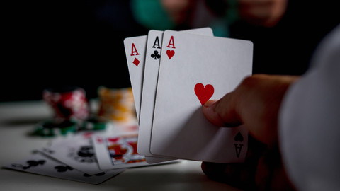 Ilustrasi kartu kartu remi. Foto: Smallroombigdream/Shutterstock