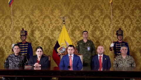 Presiden Ekuador Daniel Noboa merinci rencana pembangunan dua penjara baru dengan keamanan tinggi, di Quito, Ekuador 11 Januari 2024. Foto: Carlos Silva/Presidensi Ekuador/Handout via REUTERS