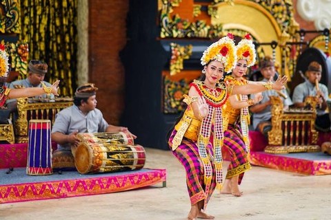 Apa Sajakah Pembagian Tari Berdasarkan Bentuk Penyajiannya. Foto Hanya Ilustrasi. Sumber Foto: Unsplash.com/mtsjrdl