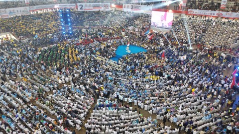 Capres nomor urut 2, Prabowo Subianto dalam acara konsolidasi bersama Koalisi Indonesia Maju (KIM), relawan dan masyarakat Sumatra Utara di GOR Pancing, Medan, Sumut, Sabtu (13/1/). Foto: Dok. Istimewa