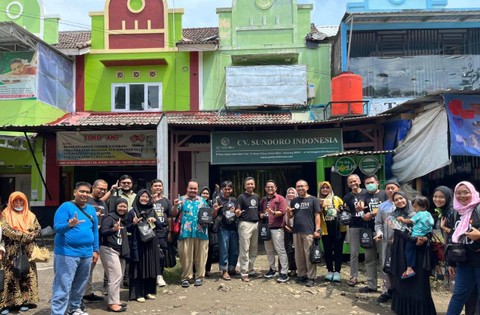 Foto Bersama para anggota TDA Semarang, bersama owner Bakmi Sundoro. dok/tda