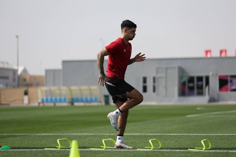 Shayne Pattynama berlatih dengan skuad Timnas Indonesia dalam turnamen Piala Asia pada Januari 2024. Foto: PSSI