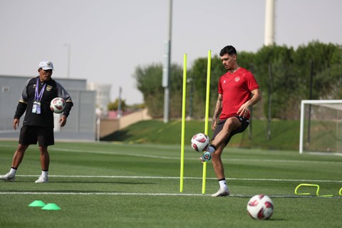 Shayne Pattynama berlatih dengan skuad Timnas IndonesiaFoto: PSSI