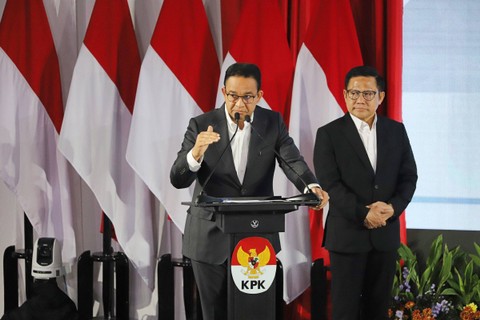 Paslon nomor urut 01 Anies Baswedan dan Muhaimin Iskandar menyampaikan gagasannya pada acara Paku Integritas KPK di Gedung KPK, Jakarta, Rabu (17/1/2024). Foto: Iqbal Firdaus/kumparan