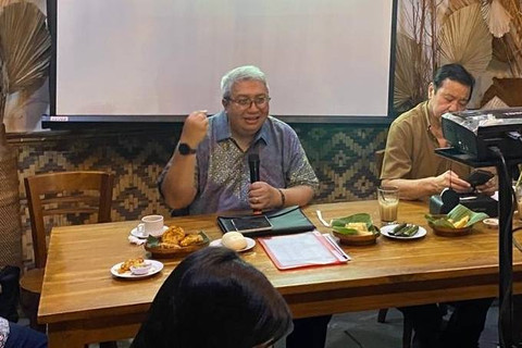 Ketua Umum Asosiasi Pengusaha Ritel Indonesia (Aprindo) Roy Mandey dalam temu pers APPBI bersama dengan Asosiasi Pengusaha Ritel Indonesia (Aprindo) di kawasan Kuningan, Jakarta pada Kamis (18/1/2024). Foto: Widya Islamiati/kumparan