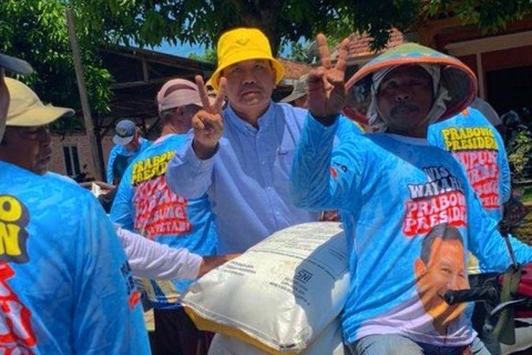 Relawan Prabowo salurkan bantuan 50 Ton pupuk murah. Foto: Dok. Istimewa