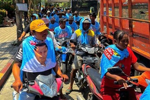 Relawan Prabowo salurkan bantuan 50 Ton pupuk murah. Foto: Dok. Istimewa