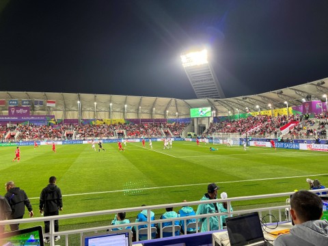 Timnas Indonesia vs Vietnam dalam matchday kedua Grup D Piala Asia di Abdullah Bin Khalifa Stadium, Qatar, pada Jumat (19/1/2024).  Foto: Soni Insan Bagus L/kumparan