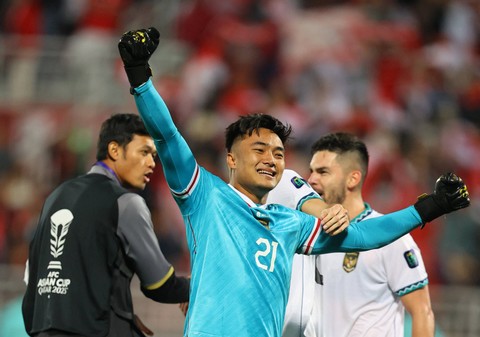 Ernando Ari berselebrasi usai laga Timnas Indonesia vs Vietnam dalam matchday kedua Grup D Piala Asia di Abdullah Bin Khalifa Stadium, Qatar, pada Jumat (19/1/2024). Foto: REUTERS/Ibraheem Al Omari