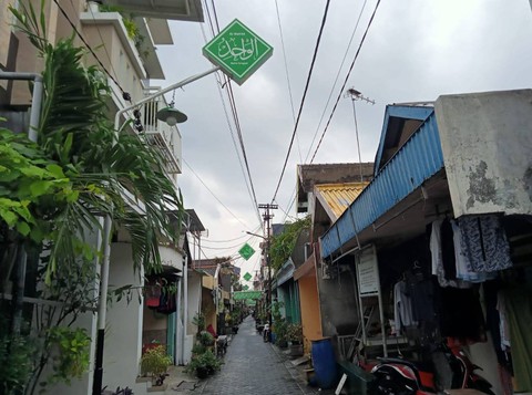 Lafadz Asmaul Husna yang menghiasi kampung.