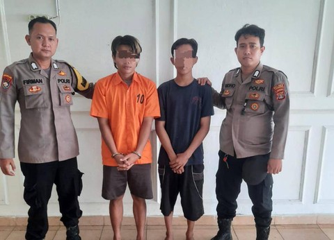 Kedua pelaku yang diamankan. | Foto: Dok Polres Pringsewu