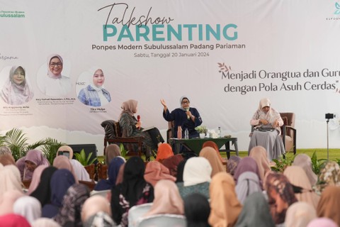 Istri capres nomor urut 01 Anies Baswedan, Fery Farhati membagikan tips untuk menumbuhkan minat baca bagi anak Foto: Dok. Istimewa