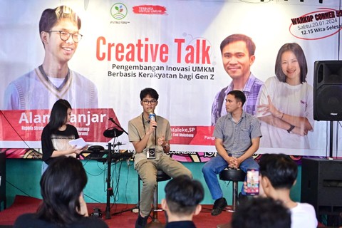 Putra capres nomor urut 03 Ganjar Pranowo, Muhammad Zinedine Alam Ganjar menghadiri acara Creative Talk Pengembangan Inovasi UMKM Berbasis Kerakyatan Bagi Gen Z di Warkop Corner 52, Sario Utara, Manado, Sulawesi Utara, Sabtu (20/1). Foto: Dok. Istimewa