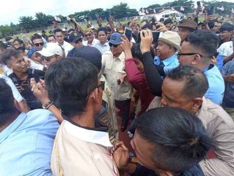 Calon Presiden (Capres) Prabowo Subianto tiba di Stadion Pakansari, Cibinong, Kabupaten Bogor, Minggu (21/1/2024). Foto: kumparan