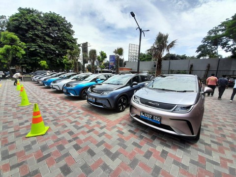Media first drive mobil listrik BYD Dolphin Jakarta-Bogor, Senin (22/1/2024). Foto: dok. Istimewa