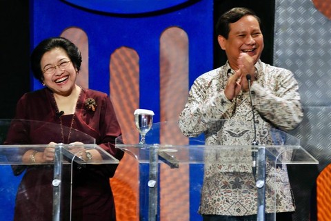 Momen Prabowo Zubianto bersama Megawati Soekarnoputri pada Pemilu 2009. Foto: Instagram/@prabowo