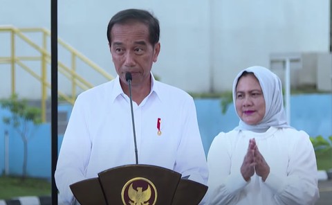 Ibu Negara Iriana mendampingi Presiden Jokowi resmikan SPAM Semarang Barat, Kota Semarang, 23 Januari 2024 Foto: Youtube/Sekretariat Presiden