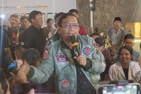 Cawapres nomor urut 03 Mahfud MD dalam acara tabrak prof di Kota Semarang. Foto: Intan Alliva Khansa/kumparan