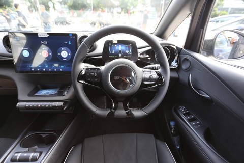 Media first drive mobil listrik BYD Dolphin di Jakarta. Foto: dok. BYD