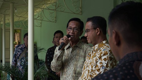 Sultan HB X dan Anies Baswedan setelah bertemu di Gedhong Wilis Kompleks Kepatihan Yogyakarta, Rabu (24/1). Foto Widi RH Pradana/Pandangan Jogja 