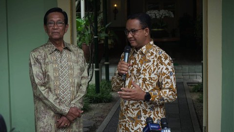 Sultan HB X setelah bertemu dengan Anies Baswedan di Gedhong Wilis Kompleks Kepatihan Yogyakarta, Rabu (24/1). Foto: Widi RH Pradana/Pandangan Jogja 
